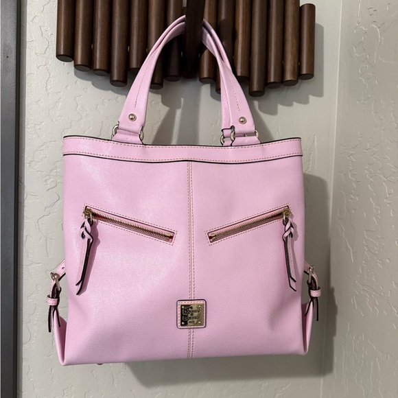 Dooney & Bourke Handbags - Dooney and Bourke Saffiano Leather Purse
